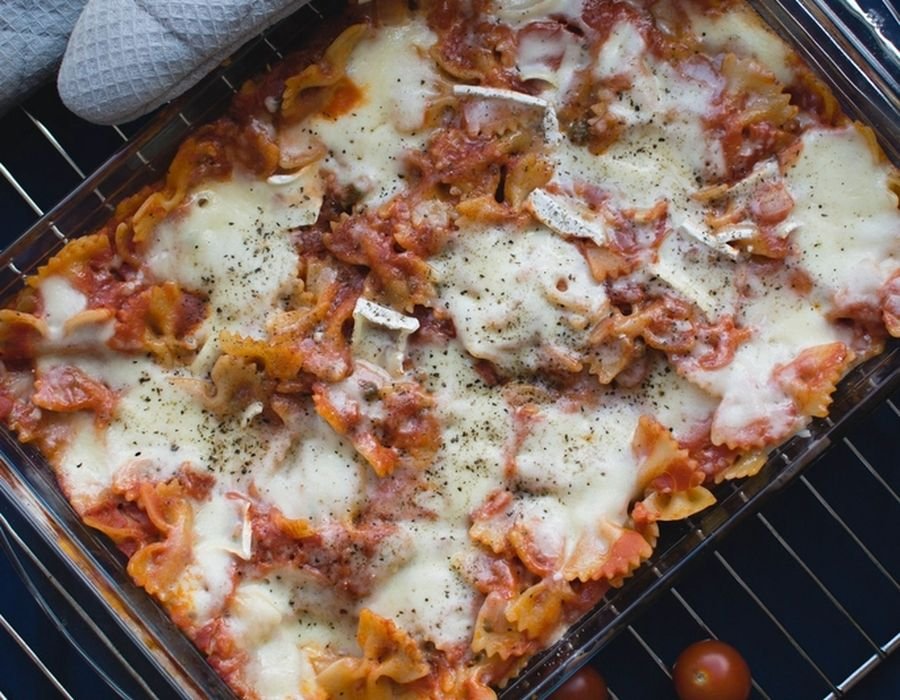 Baked macaroni and cheese in a cast iron dish